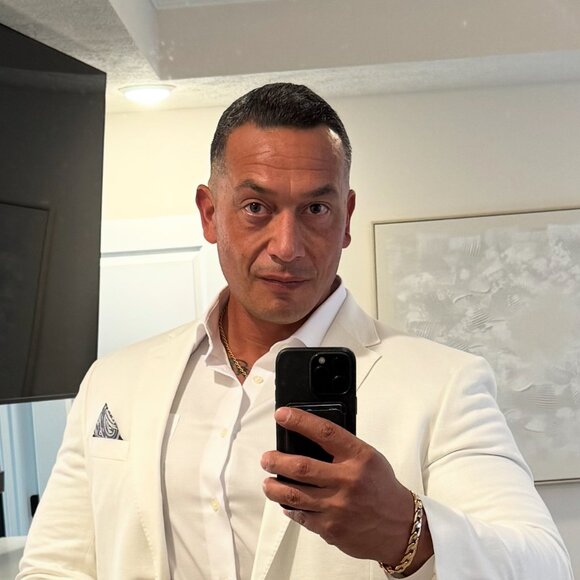 Meet your Posher, Ray - Picture 1 of 1